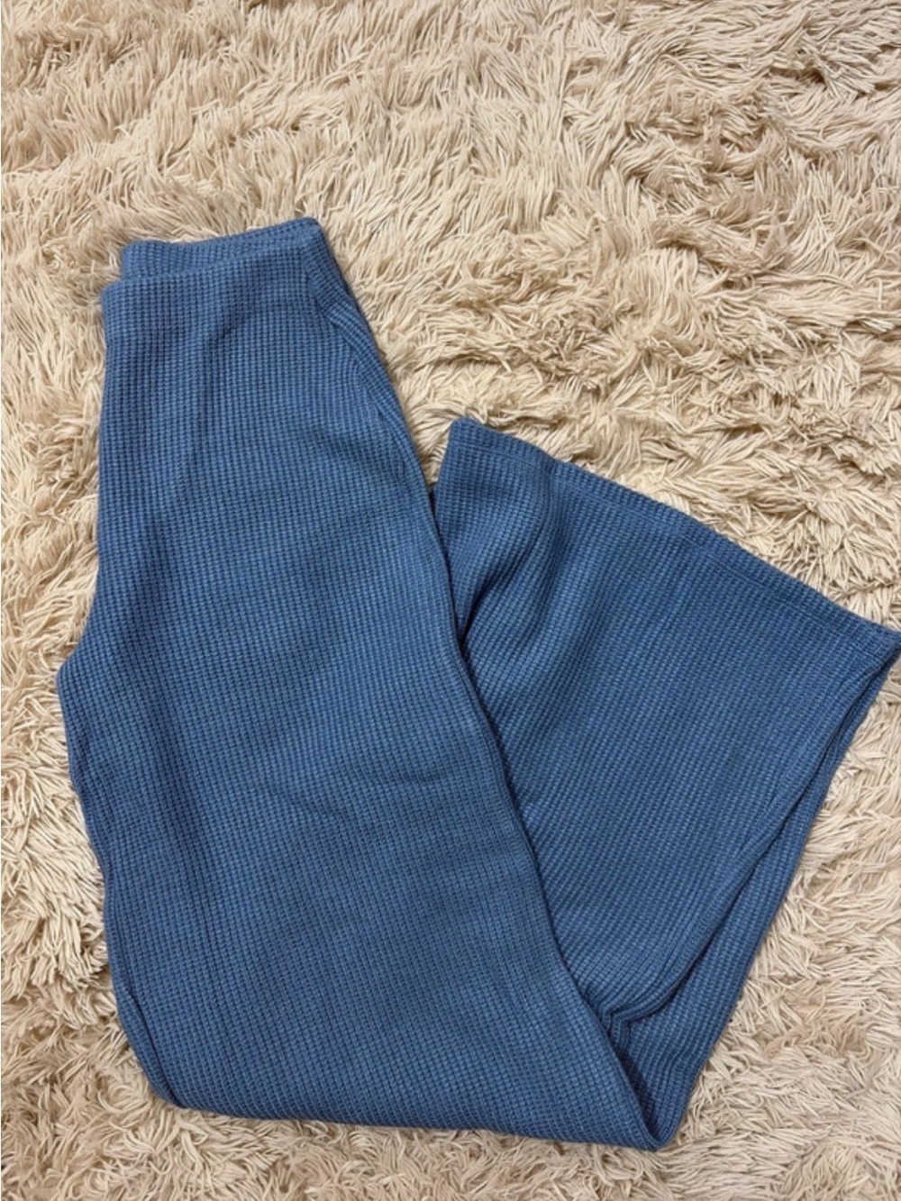 New in the bag Women’s Zenana blue waffle knit pants size M.